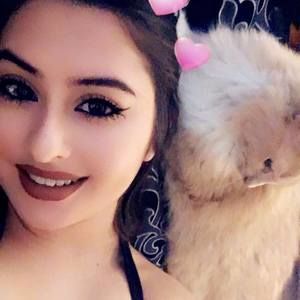 Meet your Posher, Kassandra